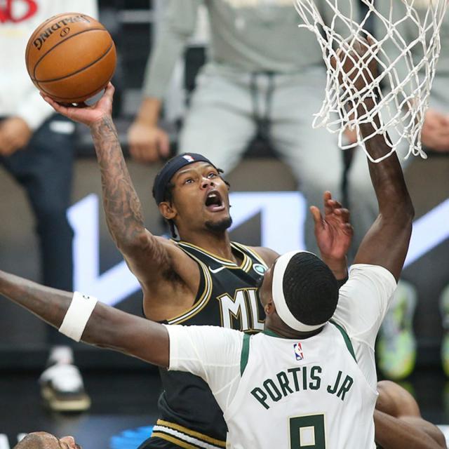 1625062030671010404.jpg bucks-hawks-game-4.jpg