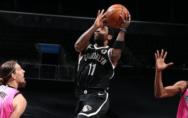 开云体育下载网址-篮网三巨头终获首胜，难道哈登只能扮演“基德”了？