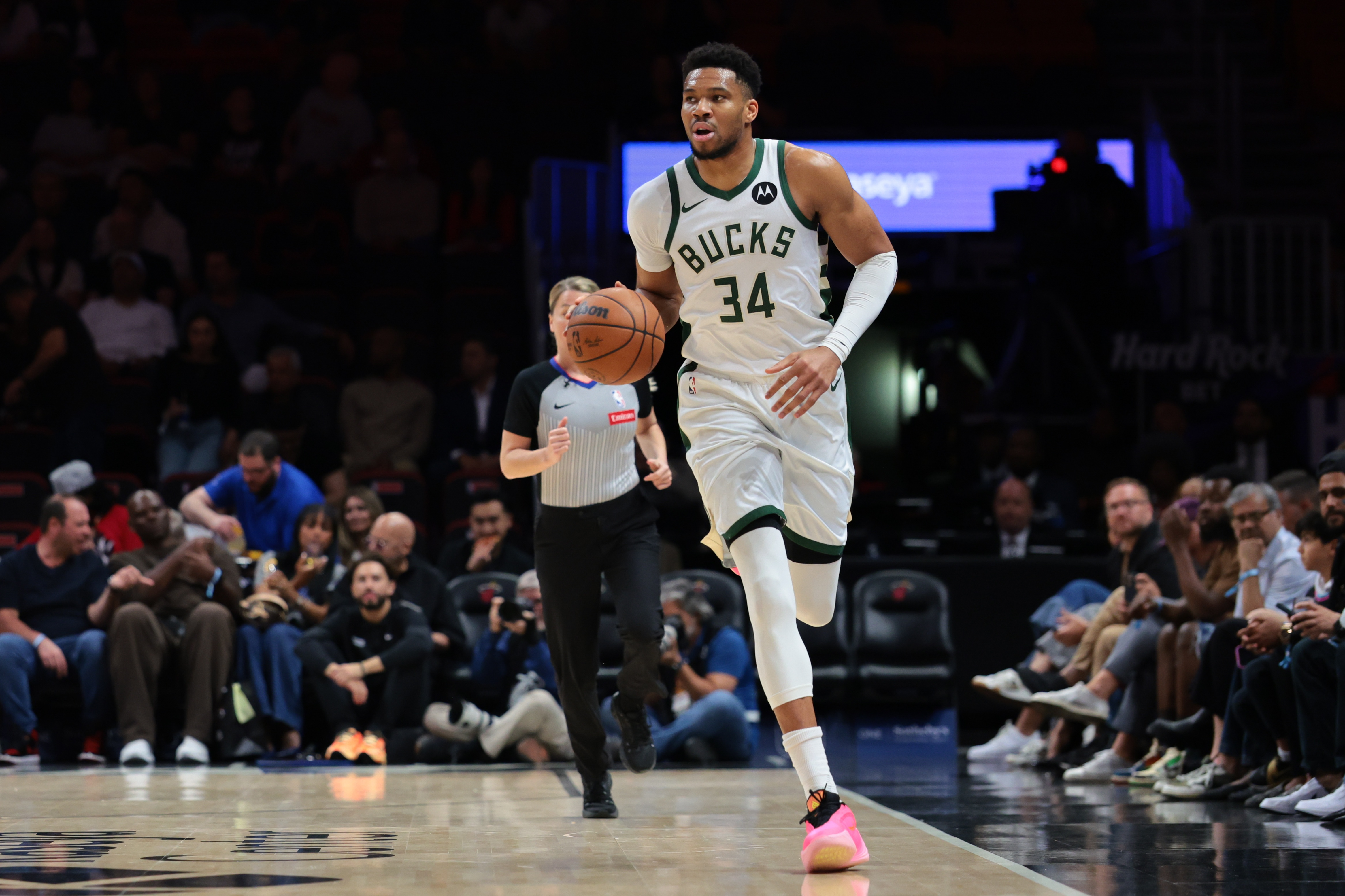 开云体育下载-Shams：字母哥没参与雄鹿选帅 截止日以来他和球队高层没任何沟通